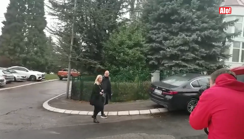 ALO! PRED KUĆOM MARINKA ROKVIĆA - Ilda i Mihailo Šaulić došli da izjave saučešće porodici