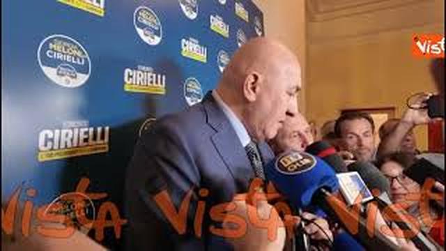 Cori fascisti a Parma, Crosetto: "Persone che vanno prese a calci e mandate via"